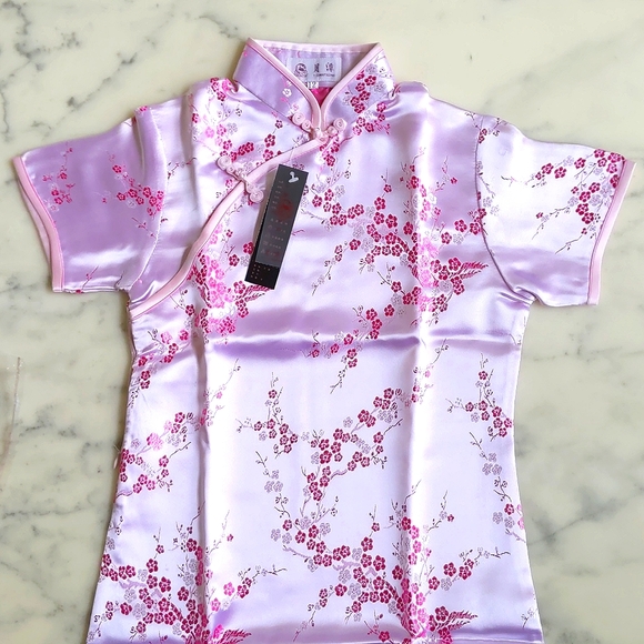 NWT. Rayon Blended Satin Floral Embroidery Short Sleeve Chinese Gown. - Picture 4 of 7